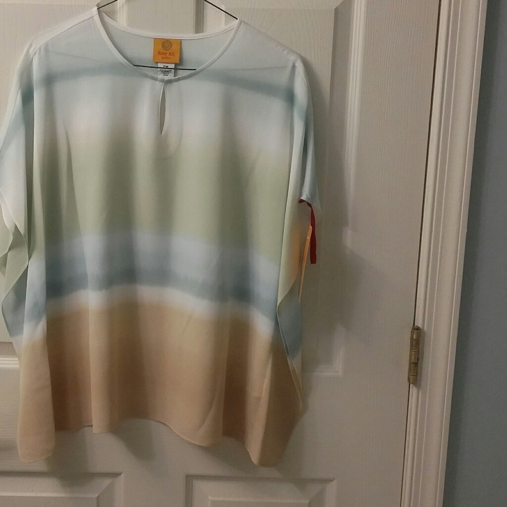 Loose fitting top